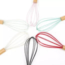 Kit Chef Elegance: 10 Utensílios de Cozinha em Silicone com cabo de Madeira e de BRINDE ganhe um Pegador de Salada e um Porta Utensílios MAIS um E-BOOK EXCLUSIVO com receitas fáceis e práticas para o seu dia a dia.