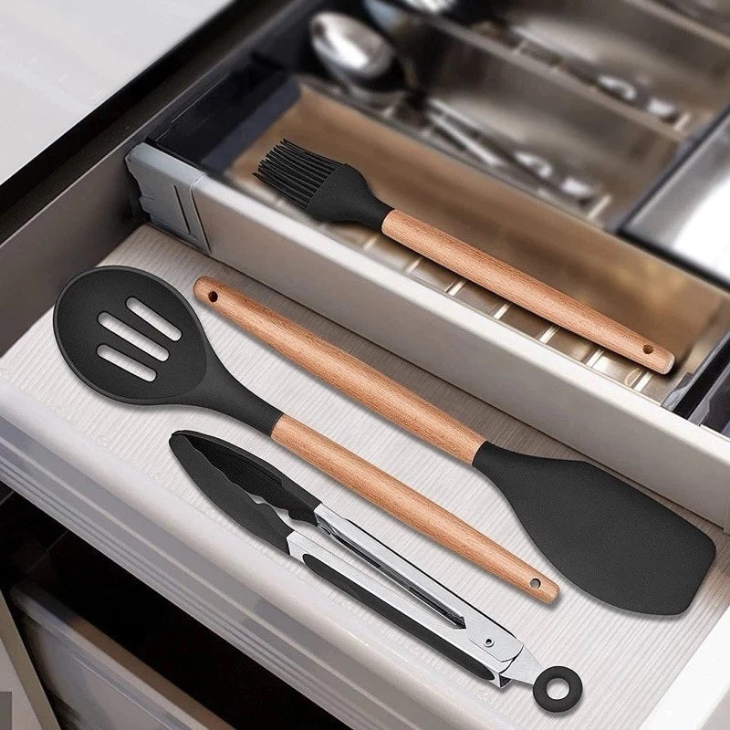 Kit Chef Elegance: 10 Utensílios de Cozinha em Silicone com cabo de Madeira e de BRINDE ganhe um Pegador de Salada e um Porta Utensílios